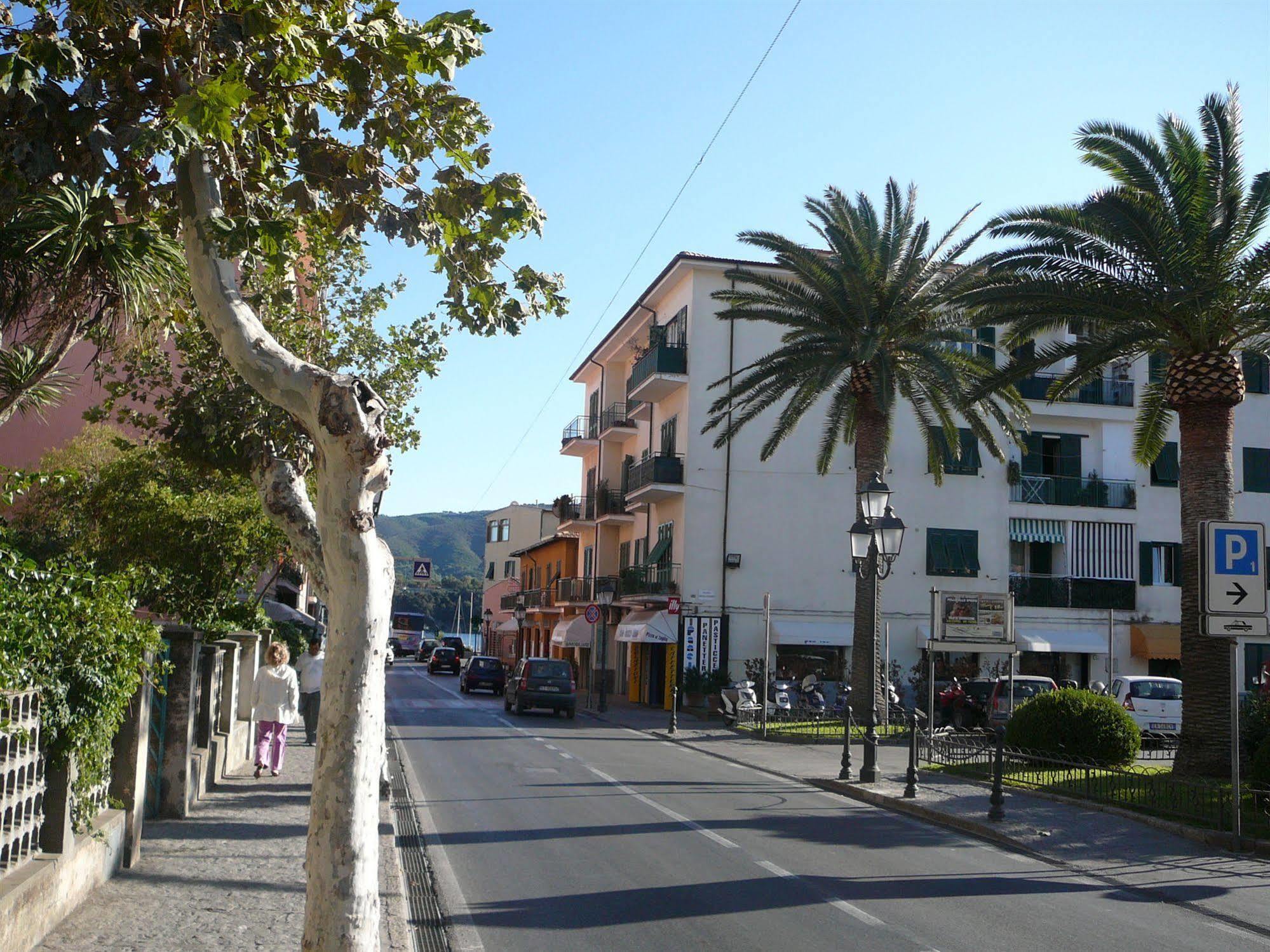Affittacamere Vista Mare Porto Azzurro Exterior foto