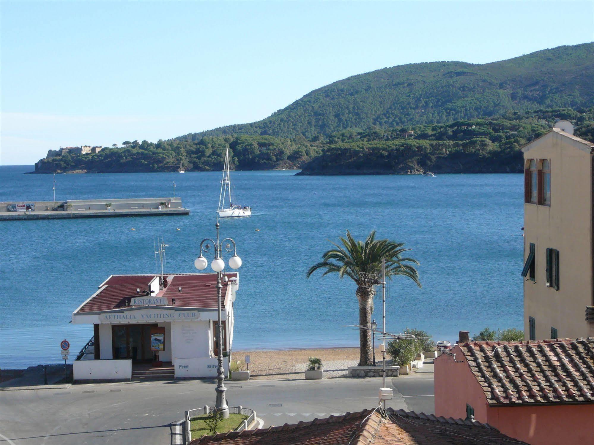 Affittacamere Vista Mare Porto Azzurro Exterior foto