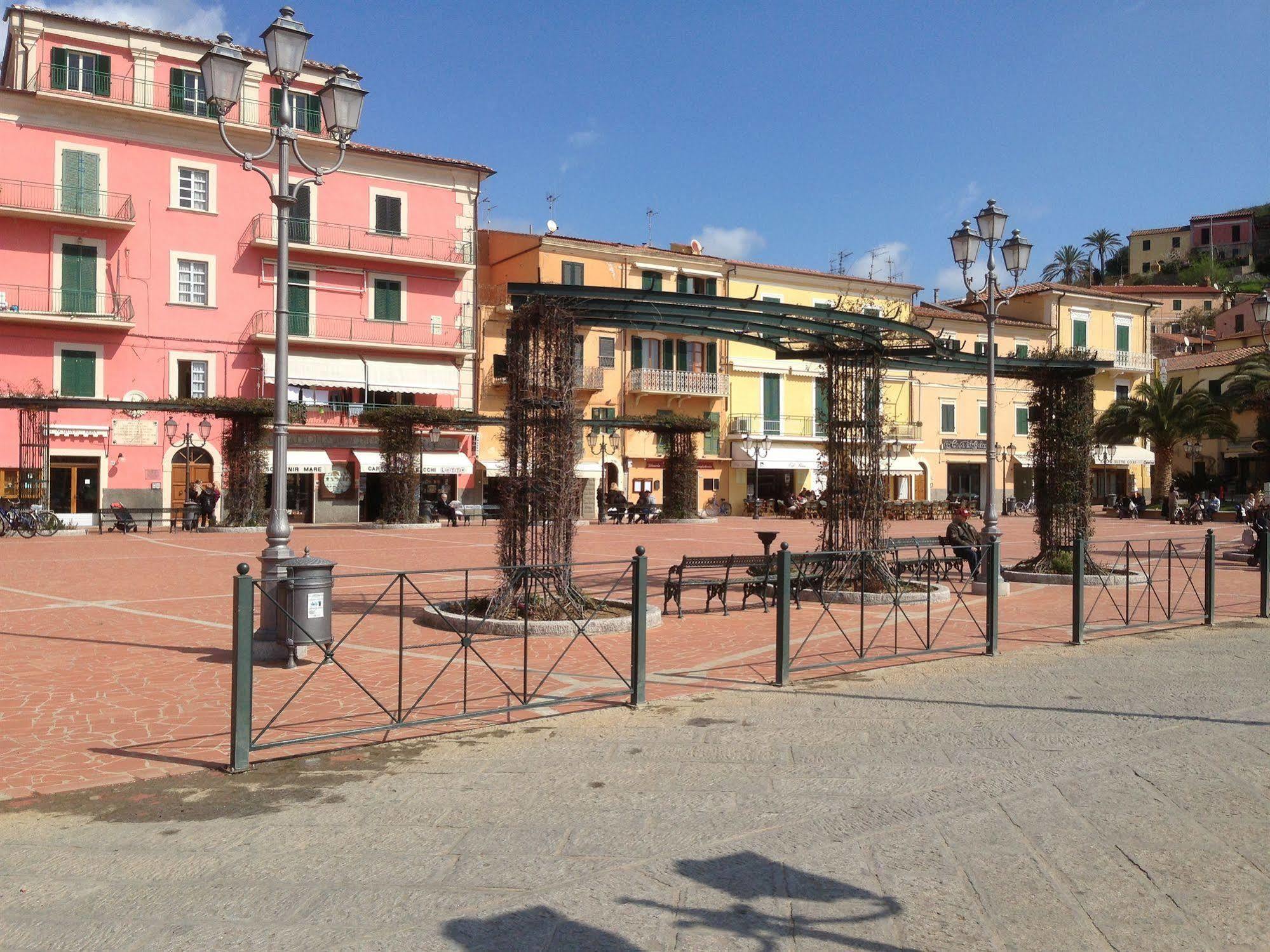 Affittacamere Vista Mare Porto Azzurro Exterior foto